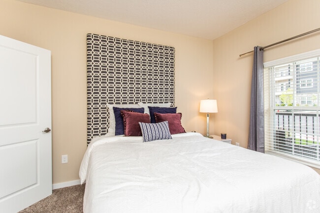 1BR, 1BA - 791 SF - Cooper