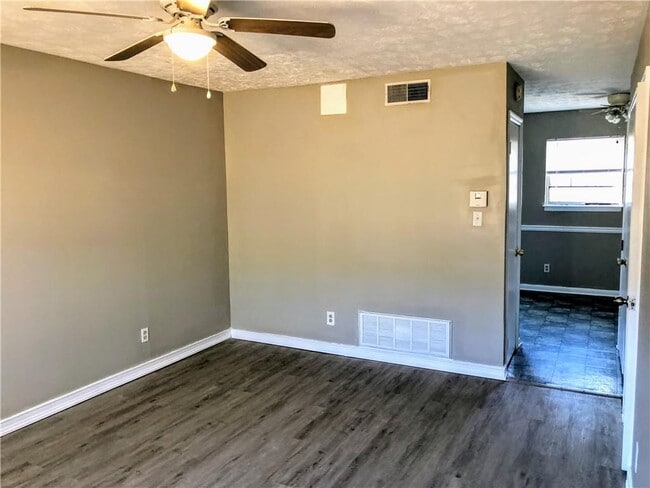 Building Photo - 1235 Riverside Dr Unit F-5