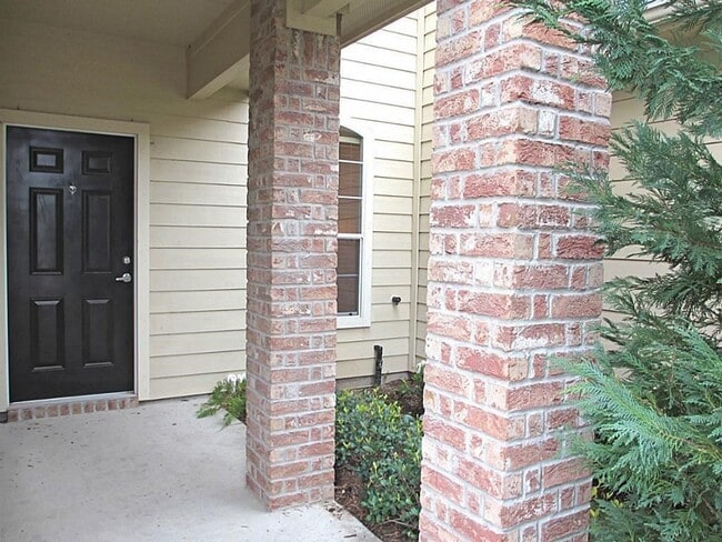 Photo - 906 Sterling Creek Cir