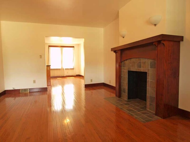 Photo - 1634 Aurelius St Townhome
