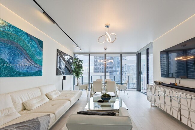 Photo - 1000 Brickell Plaza Unidad 2515