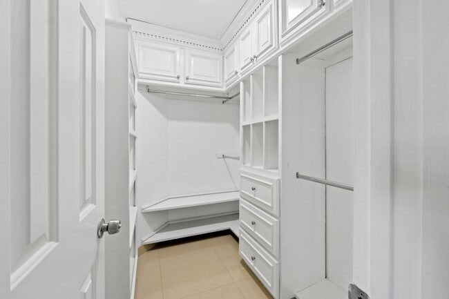 Photo - 2203 E 19th St