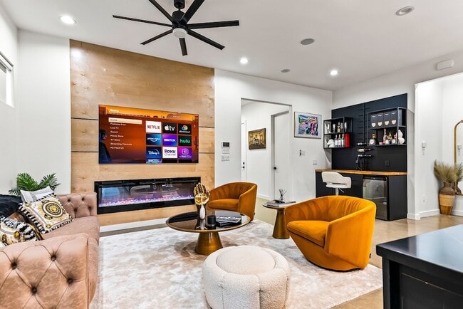 Building Photo - 1211 Bonnie View Rd