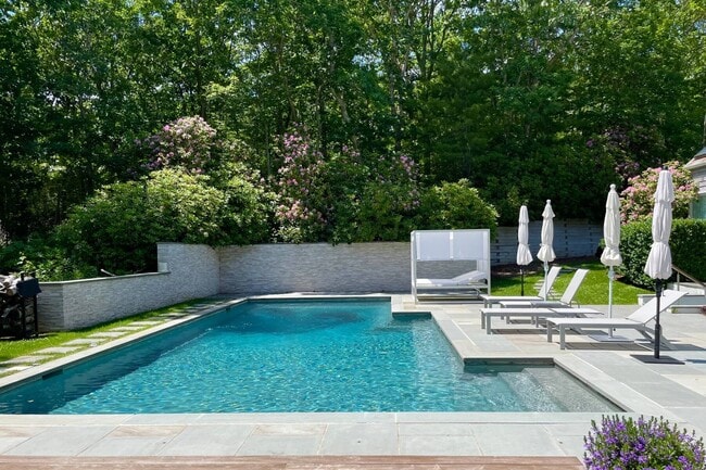 Photo - 535 Old Sag Harbor Rd