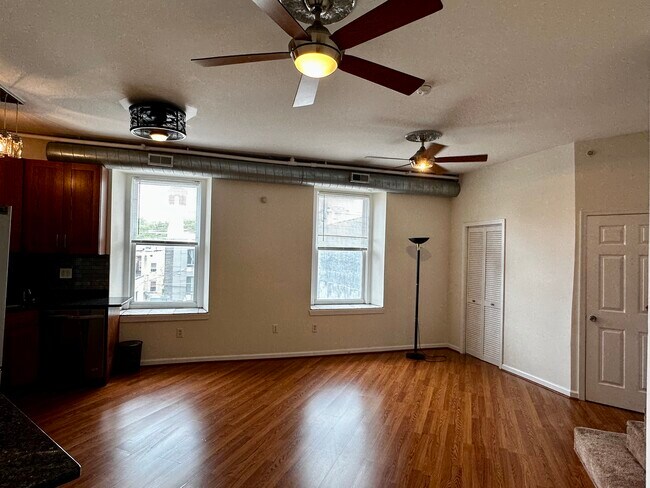Photo - 1733 Ridge Ave Unidad R3