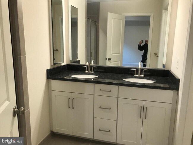 Photo - 42416 Dogwood Glen Square