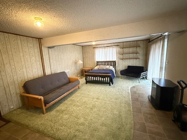 Photo - Cozy 3BD/2BA Single-Family in Copperopolis...