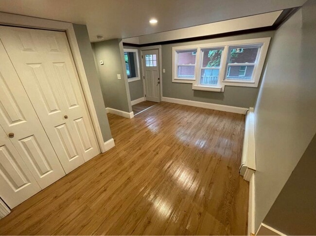 Photo - 267 Union St