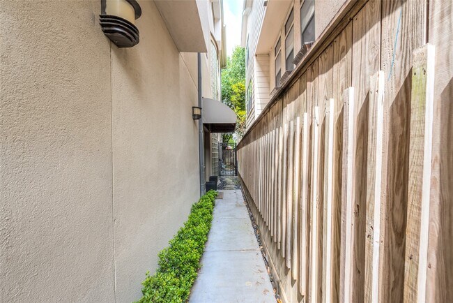 Photo - 2108 Driscoll St