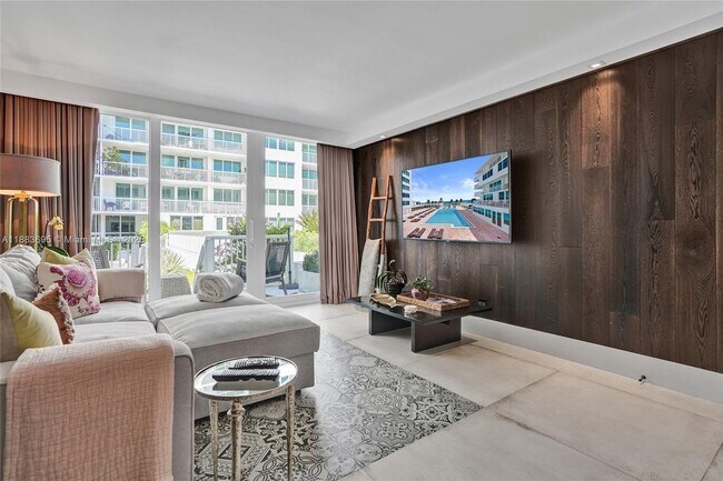 Photo - 5401 Collins Ave Unit 138