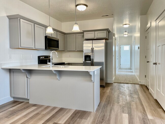 Photo - 641 N 380 W Unit V202