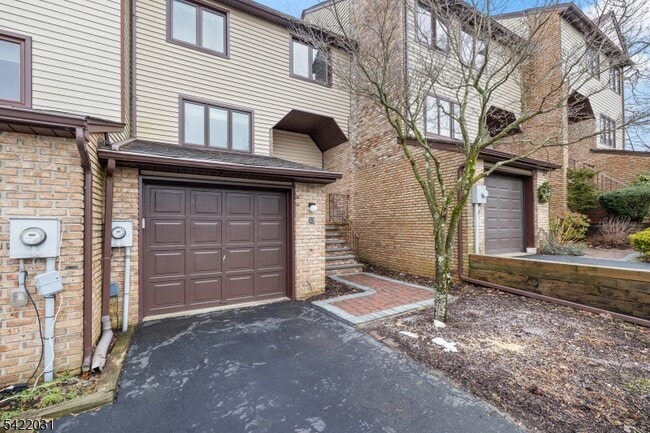 Photo - 33 Stockton Ct