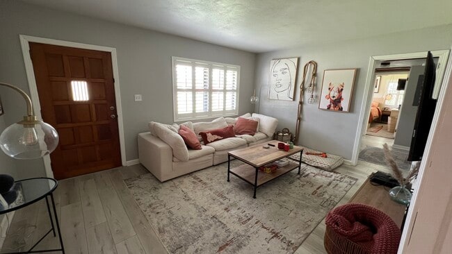 Photo - 5702 Cedar Forest Dr S