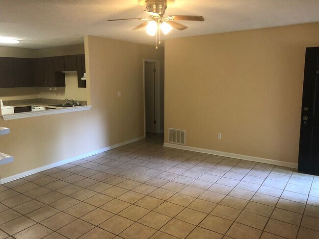 Photo - 150-152 Studio Ct Unit Studio 150