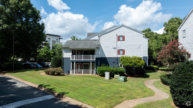 Photo - Sailpointe at Lake Norman