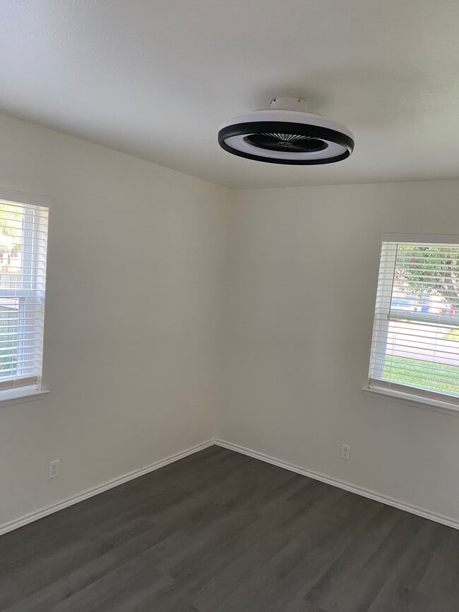 Photo - 1104 Glenn Dr