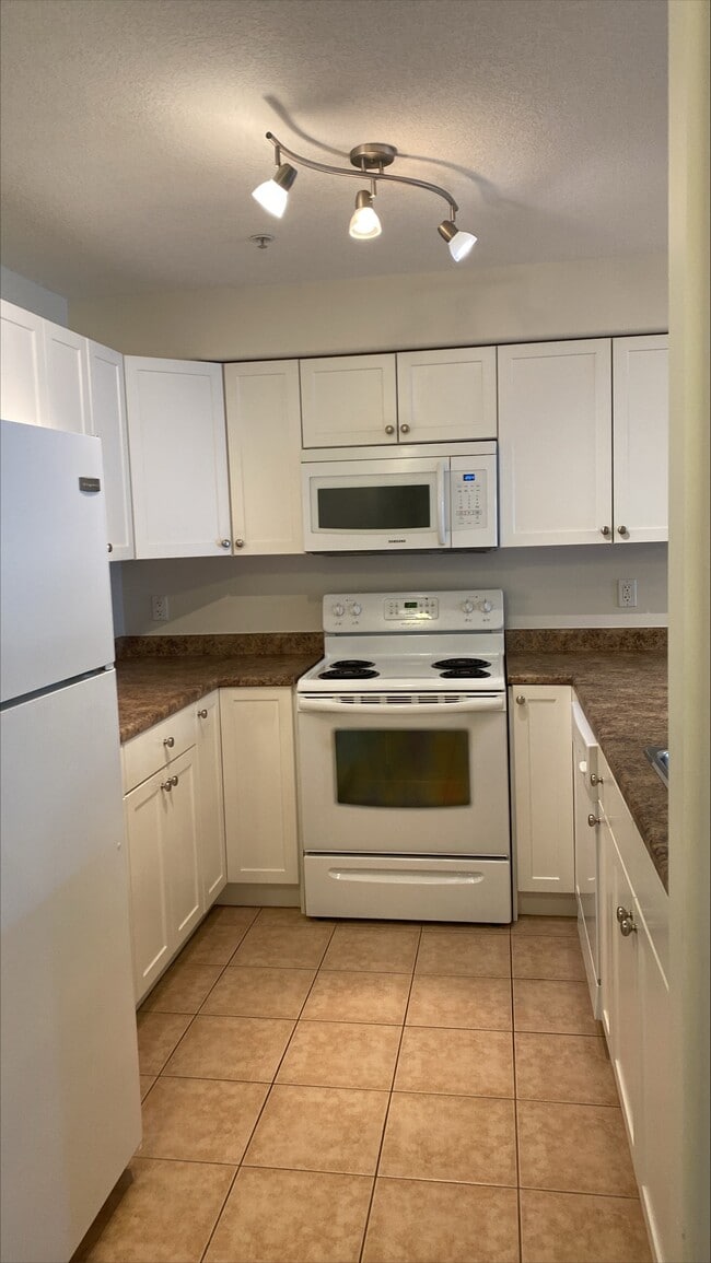 Photo - Mainstreet Manor 4910 50 St Unit MM-308