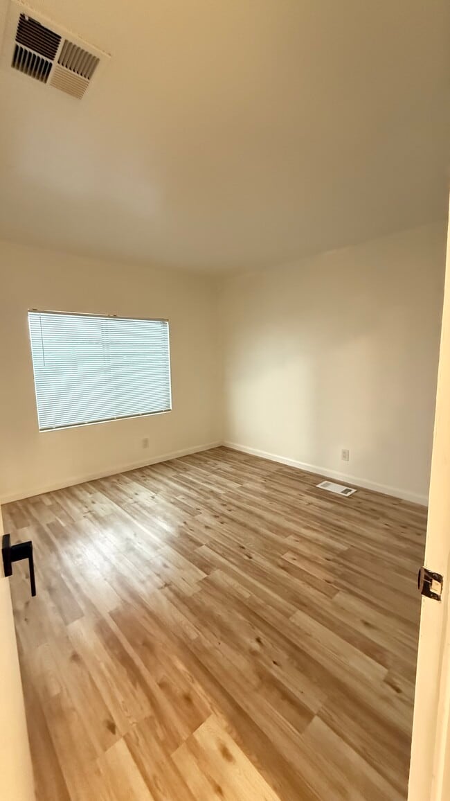 Photo - 24425 Woolsey Canyon Rd Unidad 111