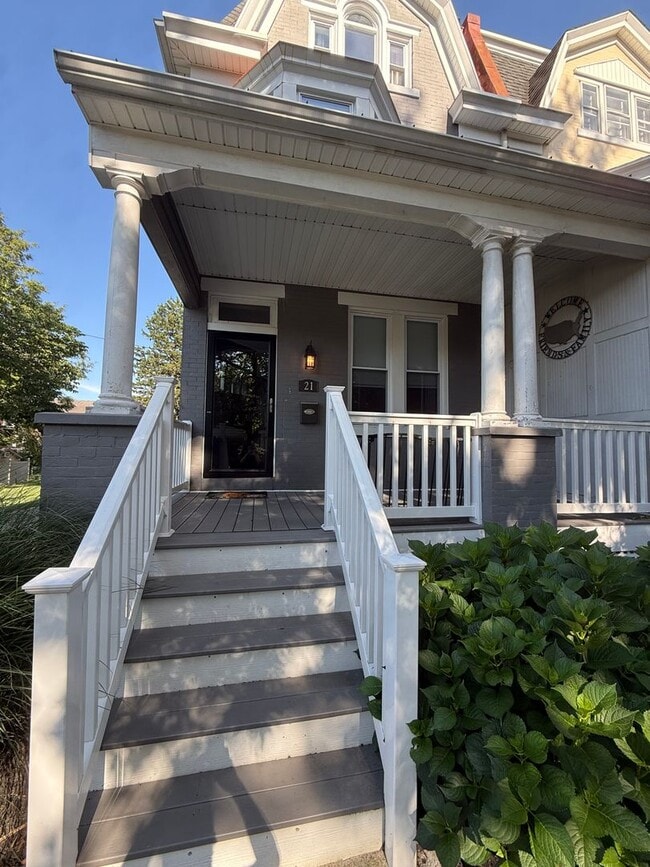 Photo - 21 N Kershaw St