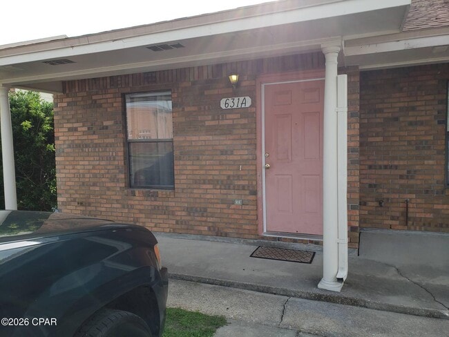 Building Photo - 631 S Hwy 22 A