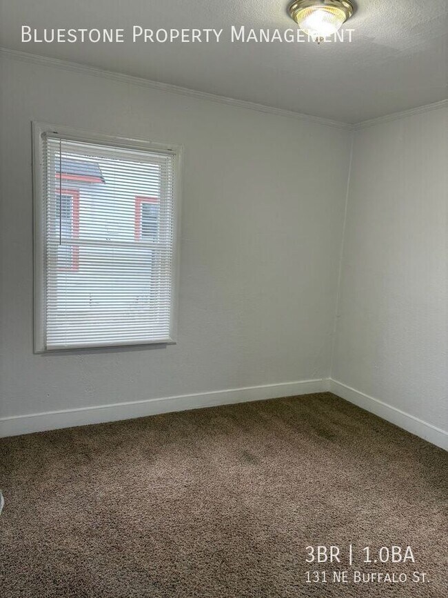 Photo - 131 NE Buffalo St