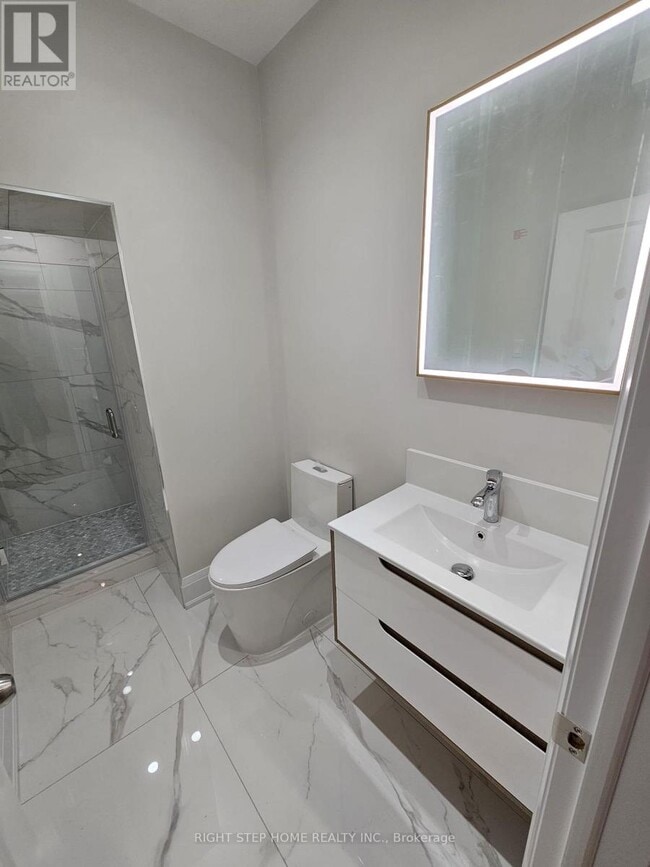 Photo - 41 Sugarbush Square