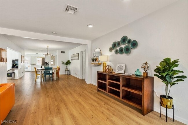 Photo - 1013 Francis Ave