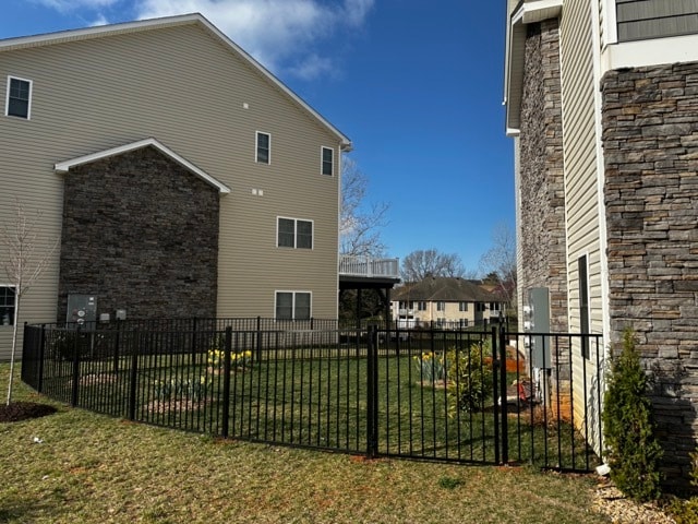 Fenced yard w/gate and fruit trees - 1373 Palomino Trl