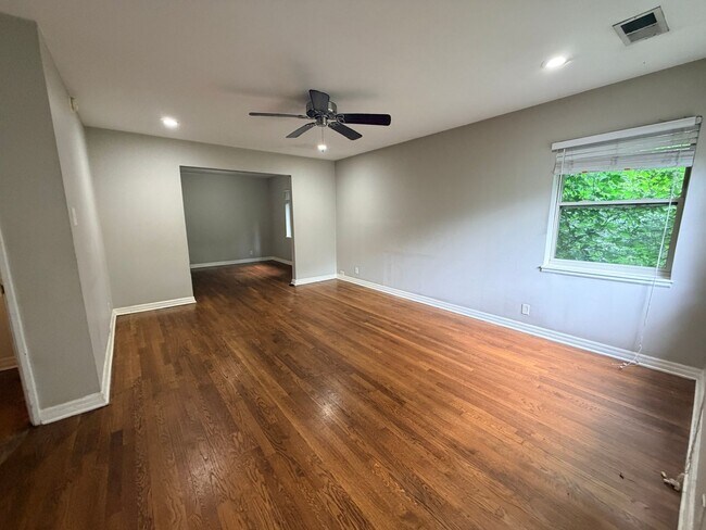 Photo - 1008 Broadway St Unit B