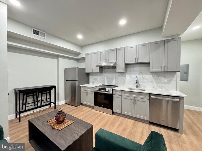 Photo - 1024 Race St Unit 3C