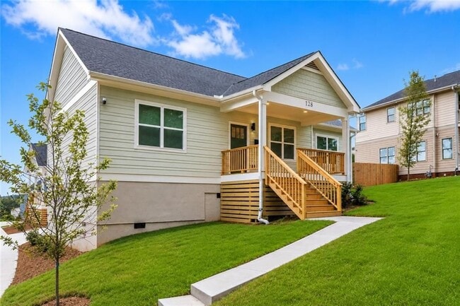 Photo - 128 Hilltop Dr SW