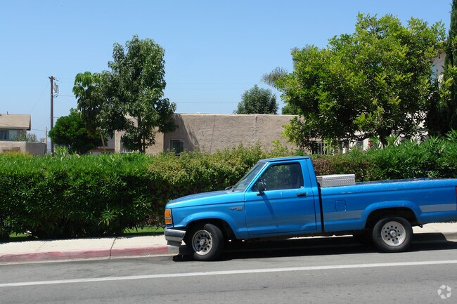 Photo - 2313-2319 E Beyer Blvd