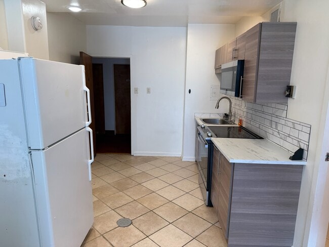 Photo - 1271 Poplar Ave Apartment