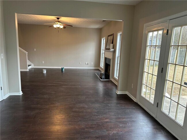 Photo - 590 Clairidge Ln SW