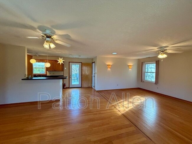 Photo - 74 Oakdale Dr