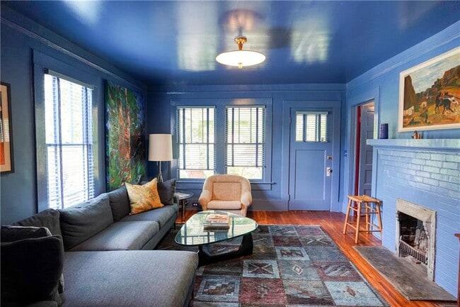 Photo - 2159 Main St NW