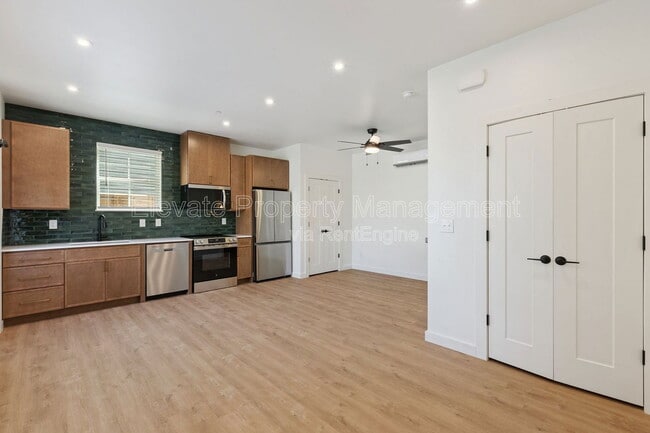 Photo - 1624 NW 17th St Unit 102