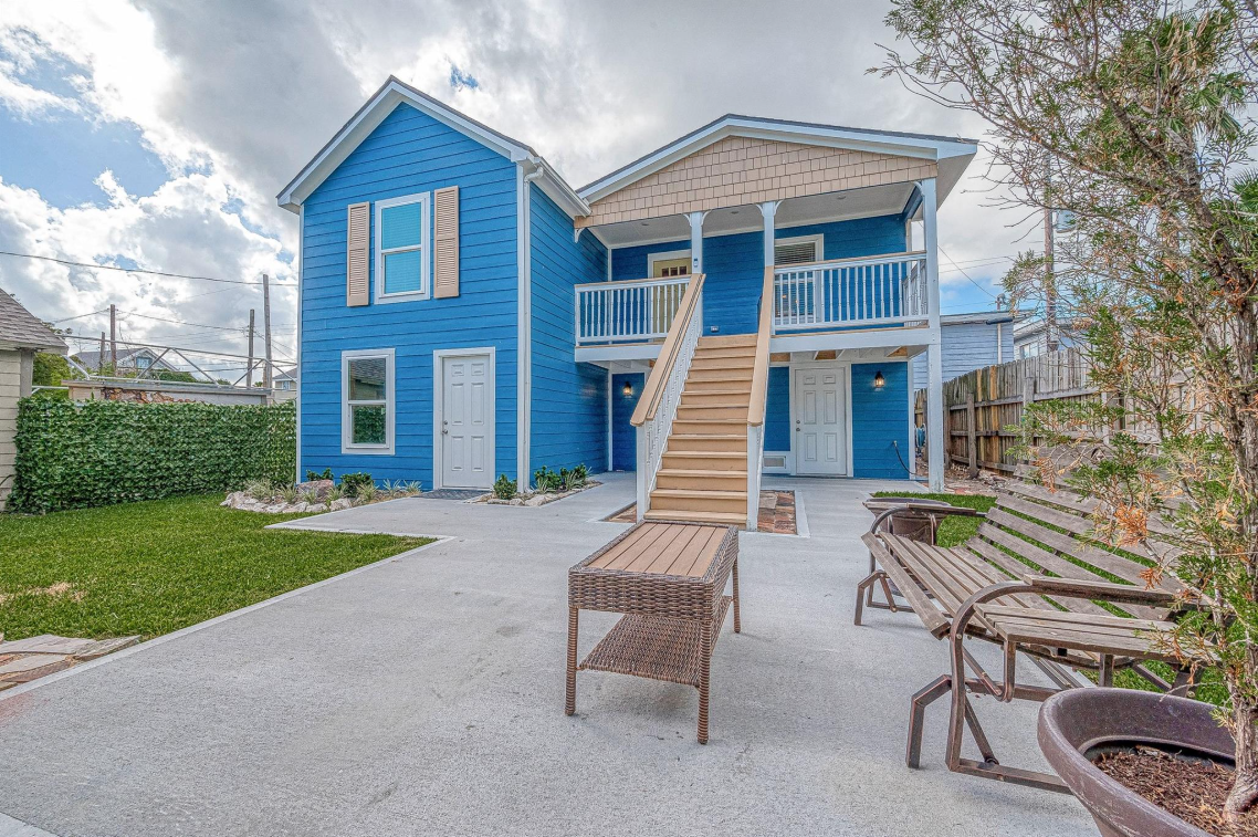 Front house view - 1110 Avenue K (Galveston, TX)