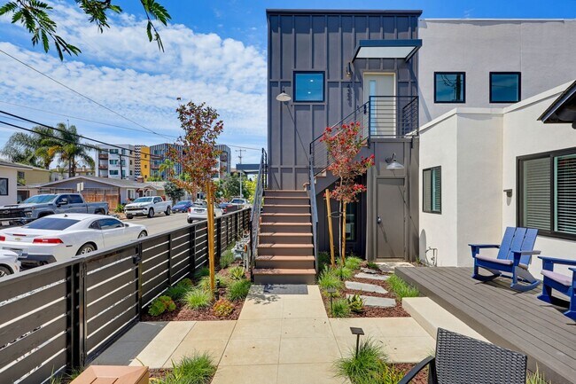 426-426 Arbor Dr Unit 422-Upper Unit