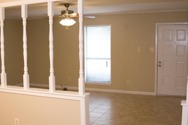 Photo - 131 Willow Ln