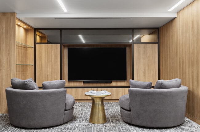 Photo - 4705 Center Boulevard