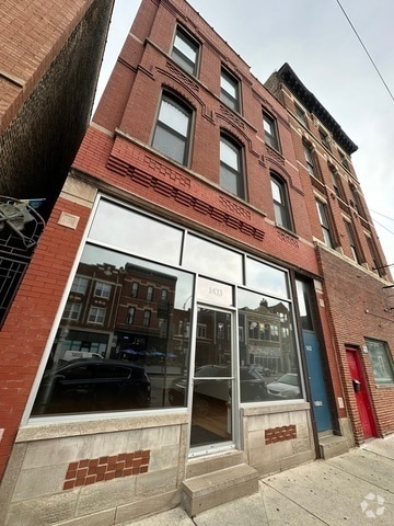 Building Photo - 1433 W Chicago Ave Rental