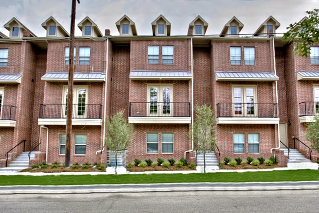 Building Photo - Miyama Cantey Townhomes 2816 Unit 114