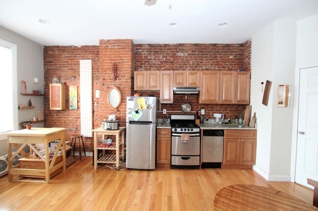 Photo - Fully renovated studio in Northern Liberties, blocks away from public transportation, stores, res... Unit 2F