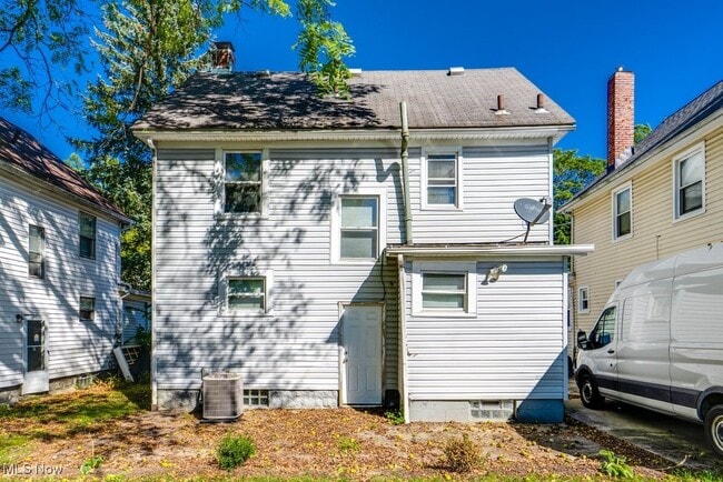 Photo - 920 Bloomfield Ave