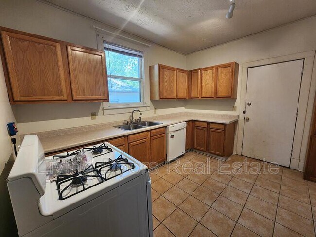 Photo - 836 N 29th St