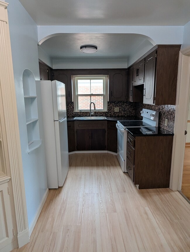 13570 Cedar Rd Unit 2