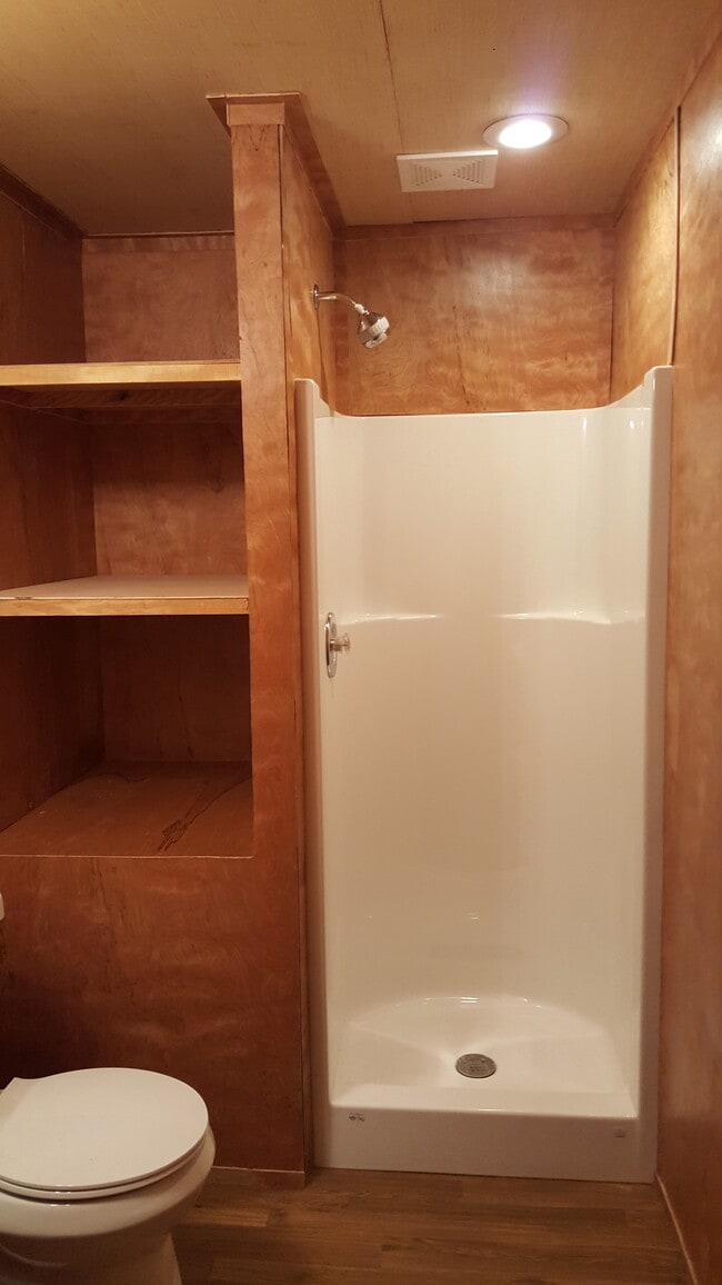 Shower - 4182 FLOYD JOHNSTON RD Unit #2