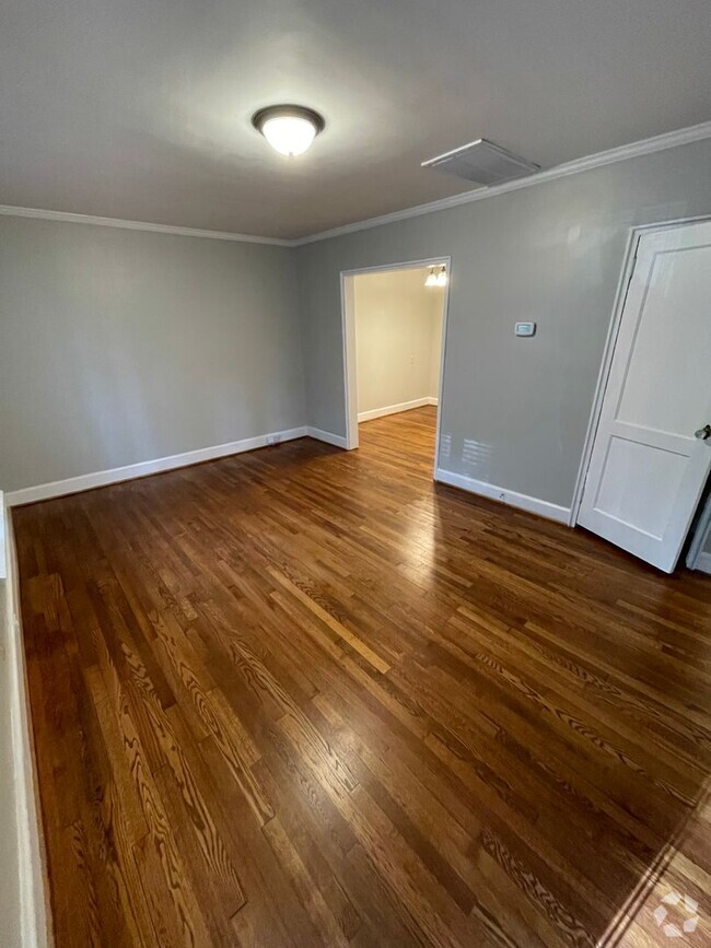 Building Photo - 806 N Avalon Rd Rental