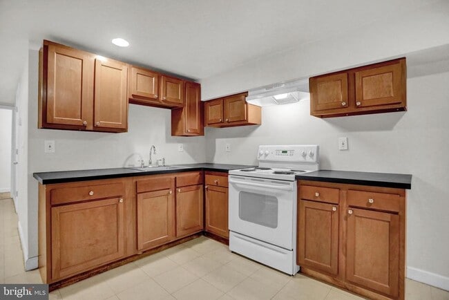 Photo - 421 Elrino St